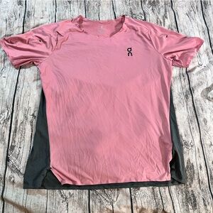 ON Cloud ON Running Pink and Gray Men’s Athletic Shirt Size Large